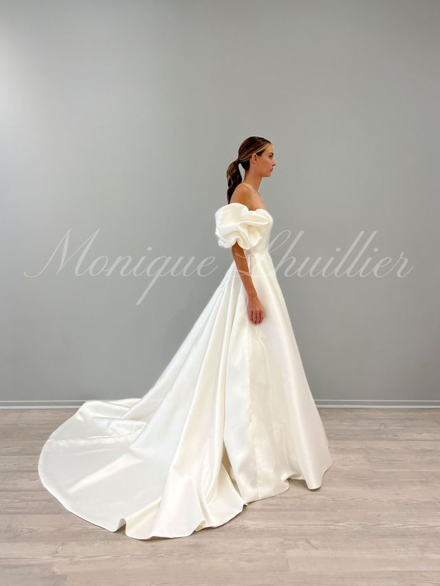 Pronovias monique 2024